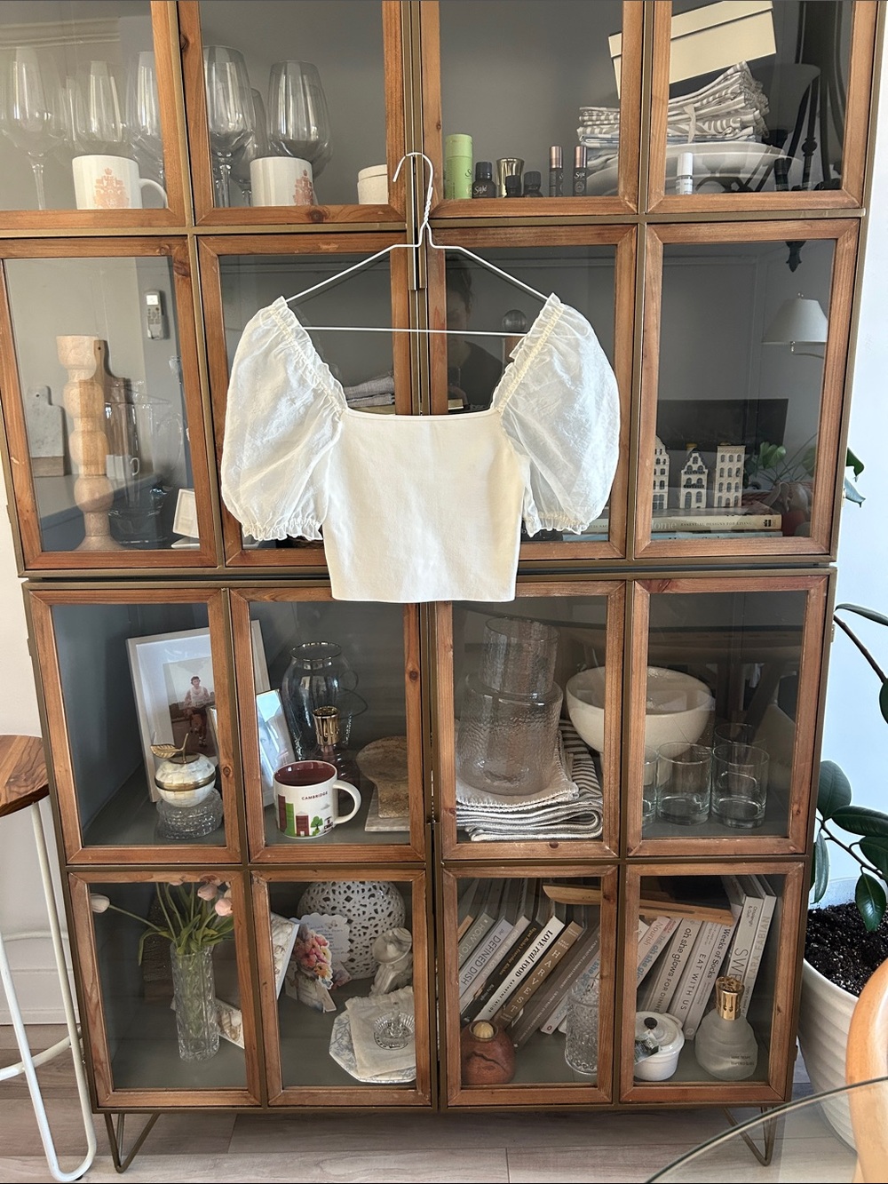 Aritzia Wilfred Square-Neck Puff Sleeve Crop Top in White